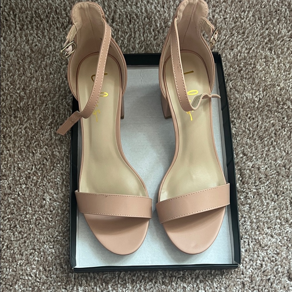 Lulu's Harper Almond Heeled Sandals, 8.5, NWT